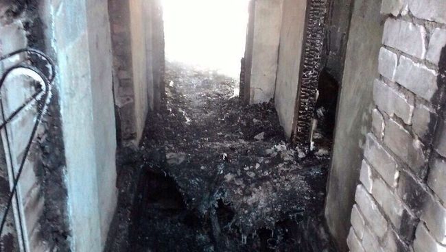 Последствия возгорания в одной из квартир одноэтажного дома, расположенного по улице Специалистов в селе Лозовка Кинель - Черкасского района Самарской области. 14 февраля 2018 Последствия возгорания в одной из квартир одноэтажного дома, расположенного по улице Специалистов в селе Лозовка Кинель - Черкасского района Самарской области. 14 февраля 2018