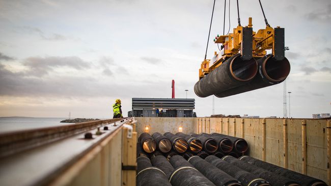Трубы для строительства газопровода Северный поток — 2 в порту Мукран, Германия Трубы для строительства газопровода Северный поток — 2 в порту Мукран, Германия