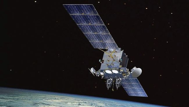 Спутник AEHF Спутник AEHF