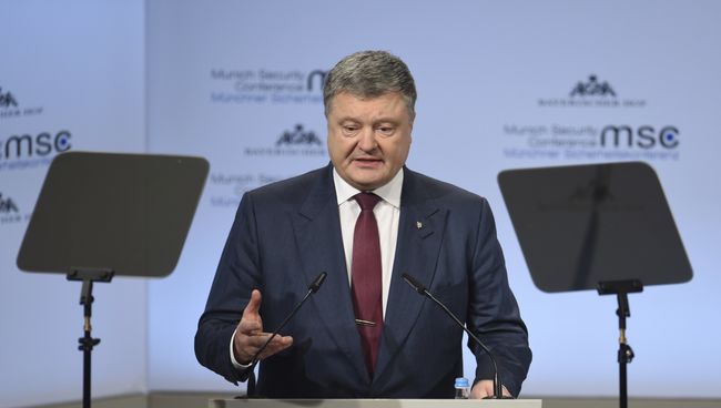 Украинский президент Петр Порошенко во время выступления на Мюнхенской конференции по безопасности, 16.02.2018 Украинский президент Петр Порошенко во время выступления на Мюнхенской конференции по безопасности, 16.02.2018