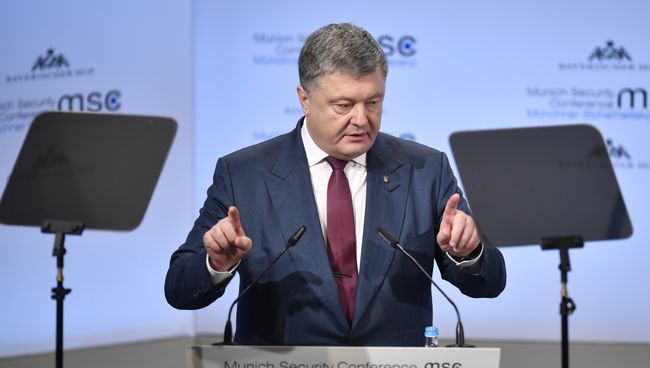 Украинский президент Петр Порошенко во время выступления на Мюнхенской конференции по безопасности. 16 февраля 2018 Украинский президент Петр Порошенко во время выступления на Мюнхенской конференции по безопасности. 16 февраля 2018