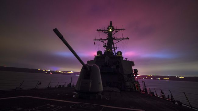 Эскадренный миноносец ВМС США Карни Эскадренный миноносец ВМС США Карни