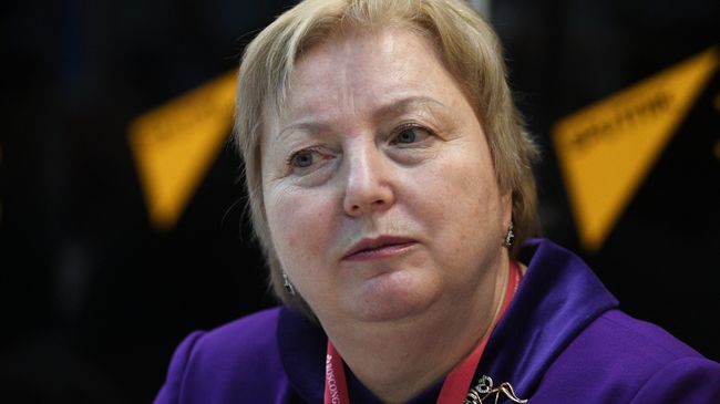Заместитель руководителя ФТС Татьяна Голендеева во время интервью на Российском инвестиционном форуме в Сочи Заместитель руководителя ФТС Татьяна Голендеева во время интервью на Российском инвестиционном форуме в Сочи