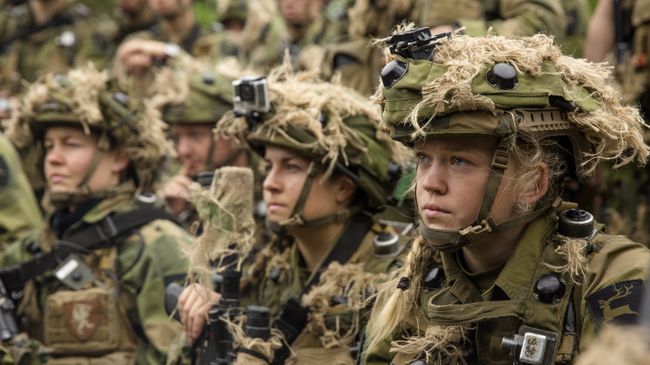 Военнослужащие армии Норвегии во время совместных учений НАТО. Архивное фото Военнослужащие армии Норвегии во время совместных учений НАТО. Архивное фото