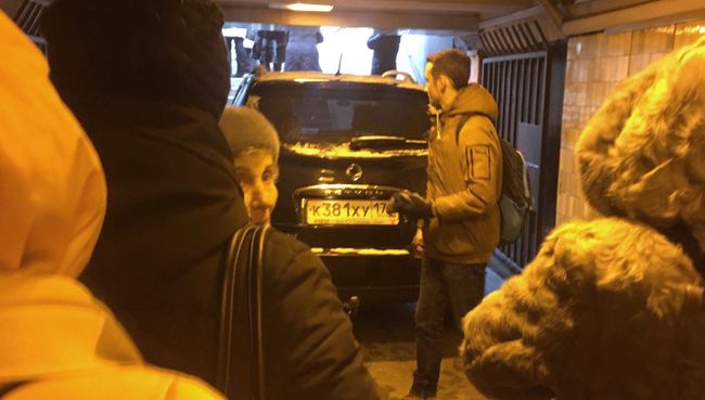 В Санкт-Петербурге автомобиль въехал в подземный переход у станции метро Московская. 21 февраля 2018 В Санкт-Петербурге автомобиль въехал в подземный переход у станции метро Московская. 21 февраля 2018