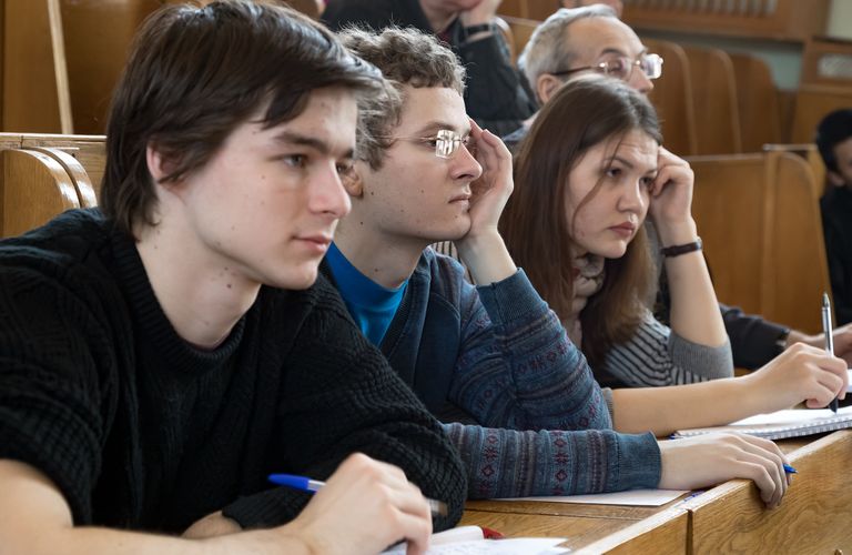 Слушатели школы Статистические суммы и автоморфные формы