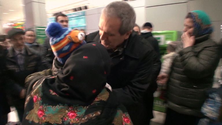 Найденного в Ираке дагестанского мальчика вернули в родную семью Найденного в Ираке дагестанского мальчика вернули в родную семью
