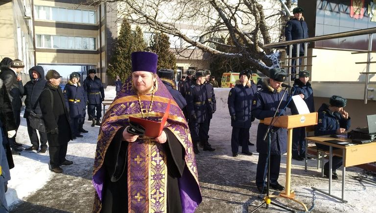 Протоиерей Михаил Васильев, окормляющий войска