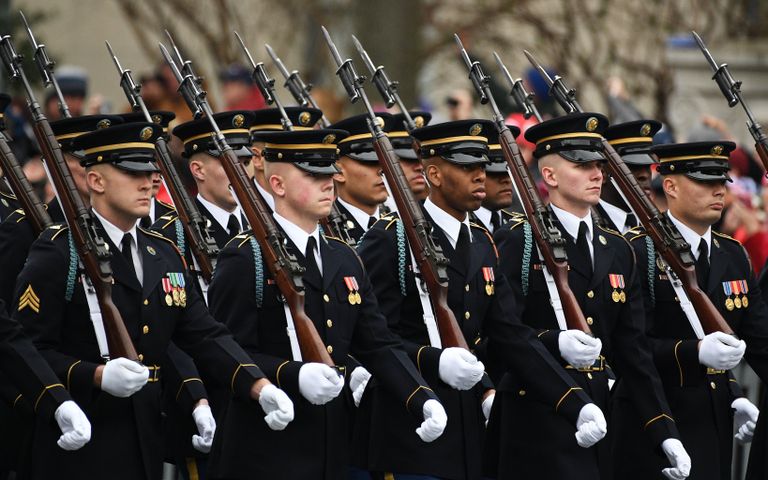 Военные во время парада в США Военные во время парада в США