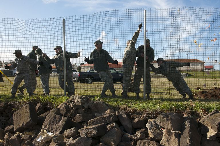 Американские военнослужащие на авиабазе Лажеш на острове Терсейра, Португалия