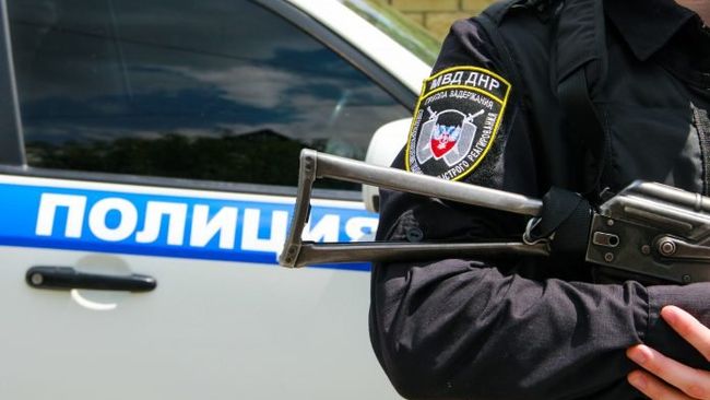 Сотрудник правоохранительных органов ДНР. Архивное фото Сотрудник правоохранительных органов ДНР. Архивное фото