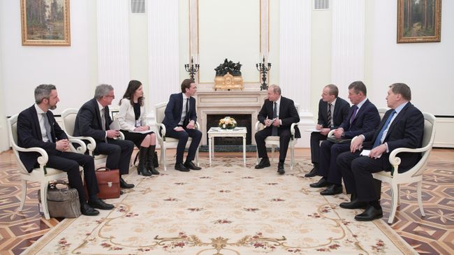 Президент РФ Владимир Путин и канцлер Австрии Себастьян Курц во время встречи. 28 февраля 2018 Президент РФ Владимир Путин и канцлер Австрии Себастьян Курц во время встречи. 28 февраля 2018