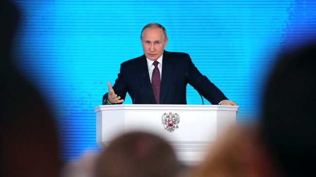Президент РФ Владимир Путин выступает с ежегодным посланием Федеральному Собранию в ЦВЗ Манеж Президент РФ Владимир Путин выступает с ежегодным посланием Федеральному Собранию в ЦВЗ Манеж