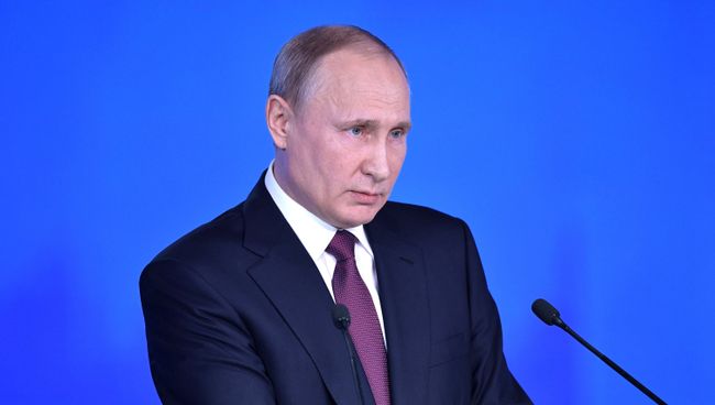 Президент РФ Владимир Путин выступает с ежегодным посланием Федеральному Собранию в ЦВЗ Манеж Президент РФ Владимир Путин выступает с ежегодным посланием Федеральному Собранию в ЦВЗ Манеж