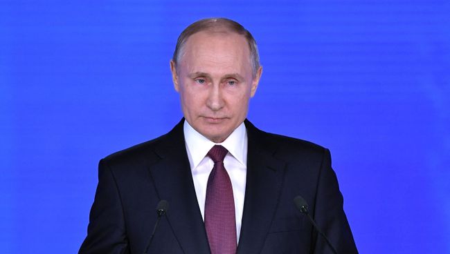 Президент РФ Владимир Путин выступает с ежегодным посланием Федеральному Собранию в ЦВЗ Манеж Президент РФ Владимир Путин выступает с ежегодным посланием Федеральному Собранию в ЦВЗ Манеж