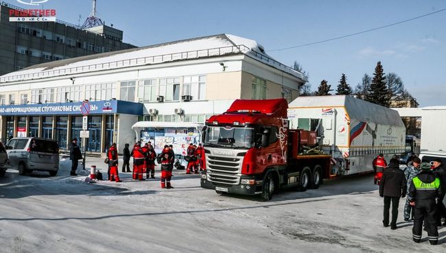 Транспортировка спутника связи Благовест №12 на космодром Байконур. 2 марта 2018