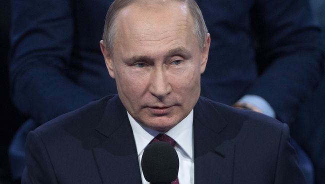 Президент РФ Владимир Путин на пленарном заседании V медиафорума независимых региональных и местных средств массовой инвормации Правда и справедливость. 2 марта 2018 Президент РФ Владимир Путин на пленарном заседании V медиафорума независимых региональных и местных средств массовой инвормации Правда и справедливость. 2 марта 2018