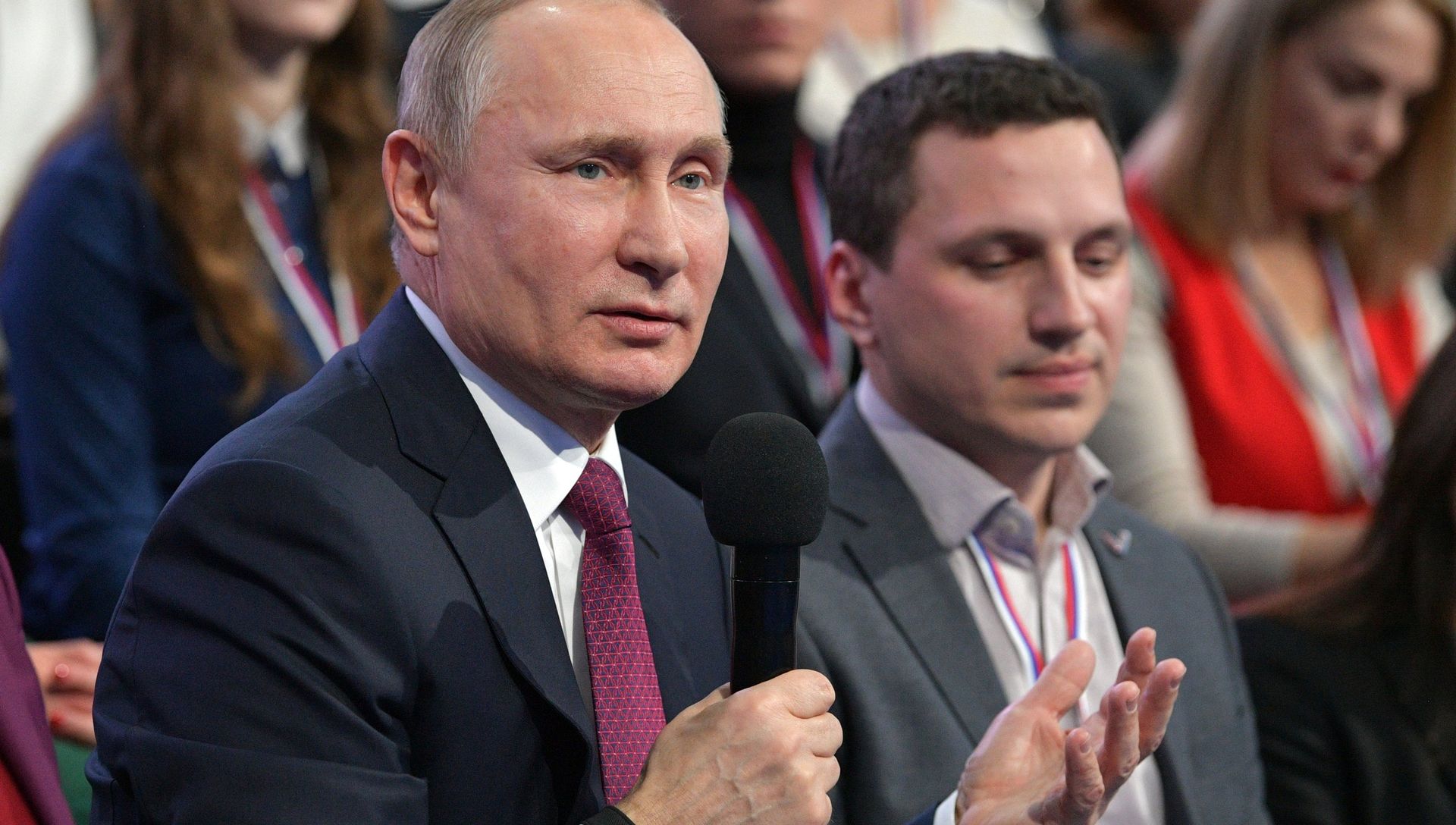 Президент РФ Владимир Путин на пленарном заседании V медиафорума независимых региональных и местных средств массовой инвормации Правда и справедливость. 2 марта 2018 - РИА Новости, 1920, 02.03.2018