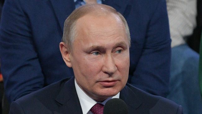 Президент РФ Владимир Путин на пленарном заседании V медиафорума независимых региональных и местных средств массовой инвормации Правда и справедливость. 2 марта 2018