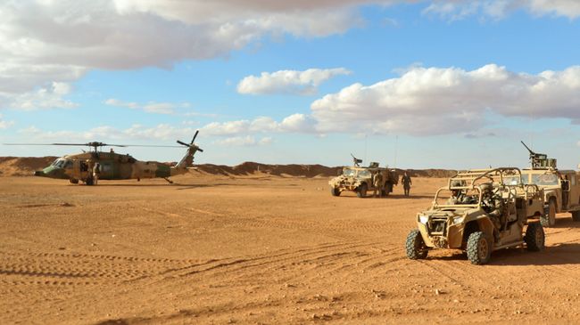 Американские военнослужащие в районе населенного пункта Эт-Танф, Сирия. Архивное фото Американские военнослужащие в районе населенного пункта Эт-Танф, Сирия. Архивное фото