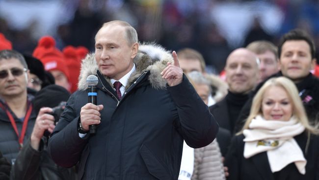 Кандидат в президенты РФ Владимир Путин со своими доверенными лицами на митинге За сильную Россию! в СК Лужники. 3 марта 2018 Кандидат в президенты РФ Владимир Путин со своими доверенными лицами на митинге За сильную Россию! в СК Лужники. 3 марта 2018