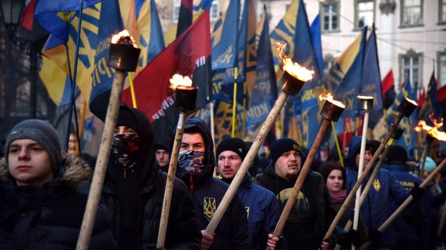 Участники факельного шествия активистов праворадикальных организаций. Архивное фото Участники факельного шествия активистов праворадикальных организаций. Архивное фото