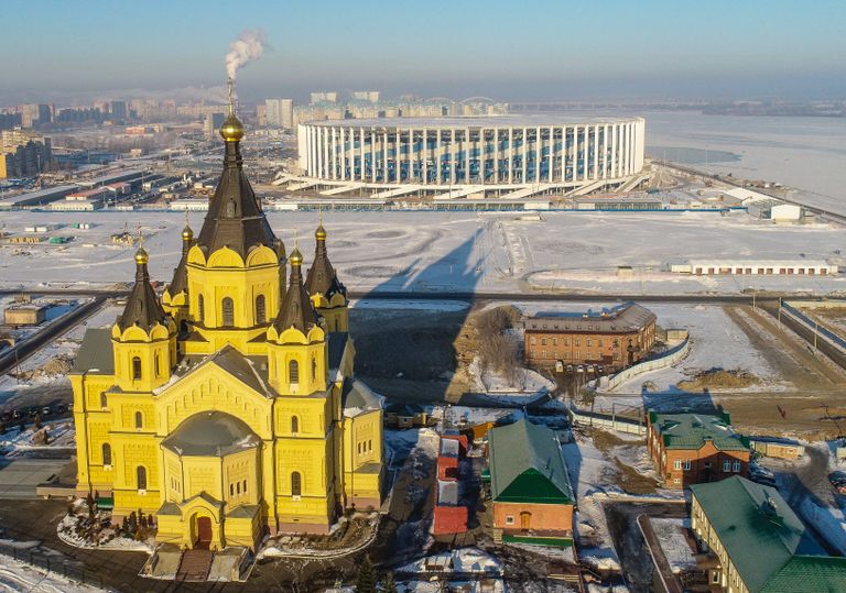 Вид на Александро-Невский Новоярмарочный собор и стадион Нижний Новгород