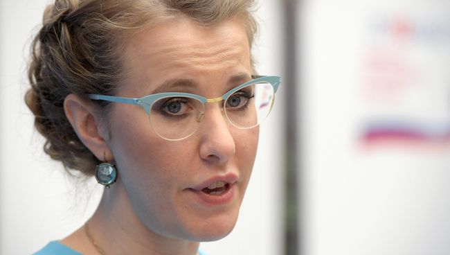 Ксения Собчак перед началом встречи с председателем ЦИК РФ Эллой Памфиловой в Москве. 5 марта 2018 Ксения Собчак перед началом встречи с председателем ЦИК РФ Эллой Памфиловой в Москве. 5 марта 2018