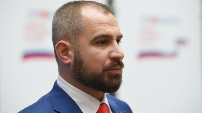 Максим Сурайкин перед началом встречи с председателем ЦИК РФ Эллой Памфиловой в Москве. 5 марта 2018