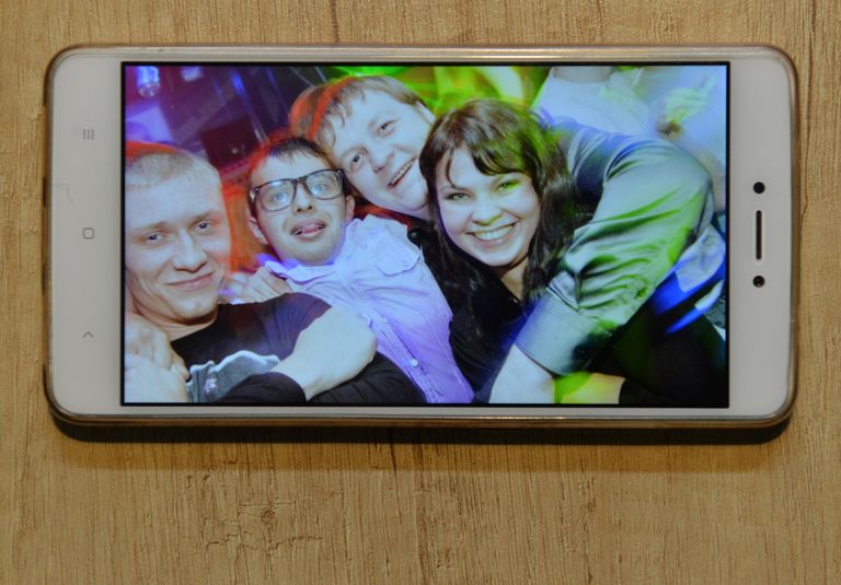 Фото Насти Рыбки с бобруйскими друзьями из личного архива Ольги Логачевой Фото Насти Рыбки с бобруйскими друзьями из личного архива Ольги Логачевой