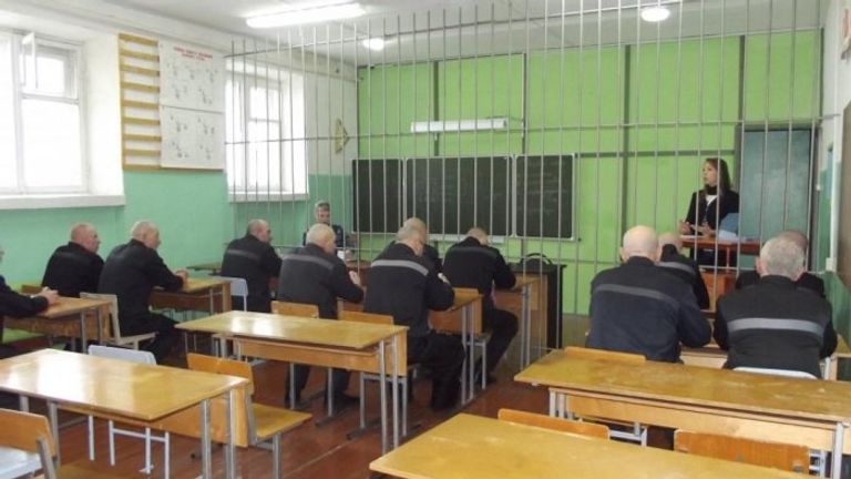 Нотариус Омутнинского нотариального округа Кировской области Анна Корчемкина на выезде в колонию Нотариус Омутнинского нотариального округа Кировской области Анна Корчемкина на выезде в колонию