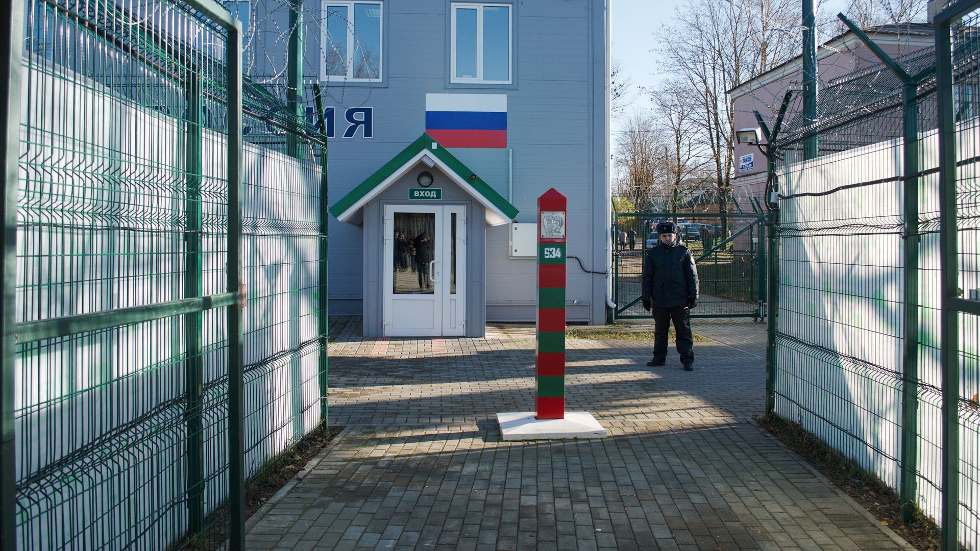 Пешеходный КПП Нарва-2 открылся на границе РФ и Эстонии Пешеходный КПП Нарва-2 открылся на границе РФ и Эстонии - РИА Новости, 1920, 15.11.2021