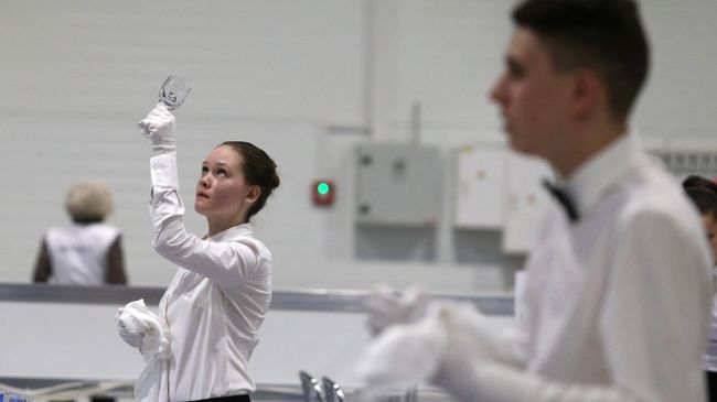 Участники Регионального чемпионата Молодые профессионалы в компетенции Ресторанный сервис по стандартам WorldSkills Russia в Краснодарском крае