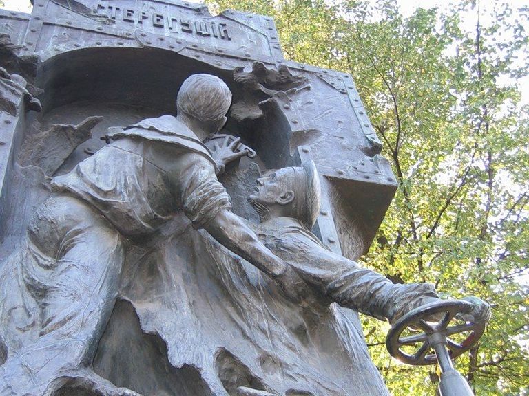 Памятник геройской гибели в бою Русско-японской войны миноносца Стерегущий, Санкт-Петербург Памятник геройской гибели в бою Русско-японской войны миноносца Стерегущий, Санкт-Петербург
