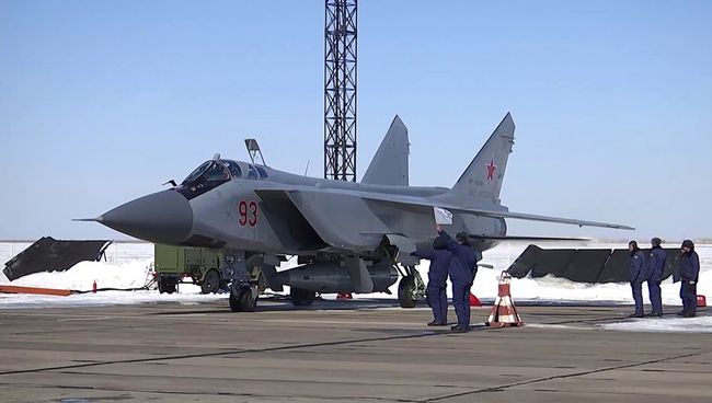 МиГ-31 ВКС провел учебный пуск гиперзвуковой ракеты Кинжал Архивное фото МиГ-31 ВКС провел учебный пуск гиперзвуковой ракеты Кинжал Архивное фото