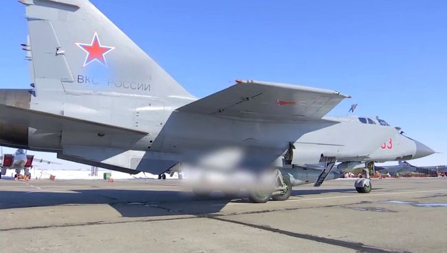 Экипаж истребителя МиГ-31 ВКС провел учебный пуск гиперзвуковой ракеты Кинжал. Архивное фото