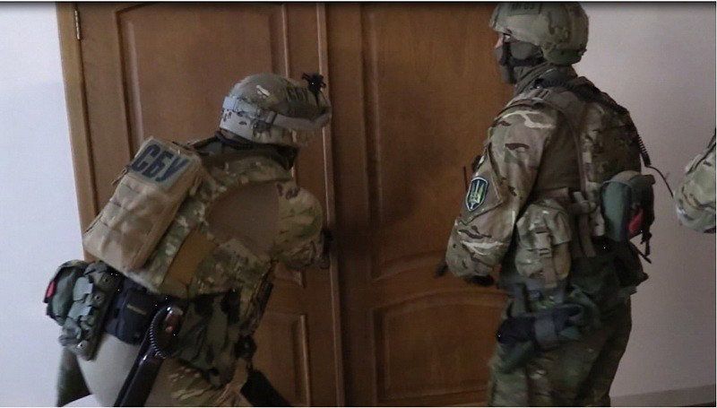 Сотрудники СБУ во время проведения обыска Сотрудники СБУ во время проведения обыска - РИА Новости, 1920, 08.10.2024