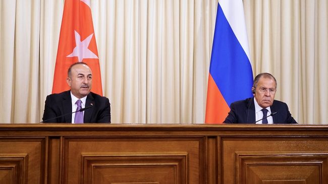 Министр иностранных дел России Сергей Лавров и глава МИД Турции Мевлют Чавушоглу Министр иностранных дел России Сергей Лавров и глава МИД Турции Мевлют Чавушоглу
