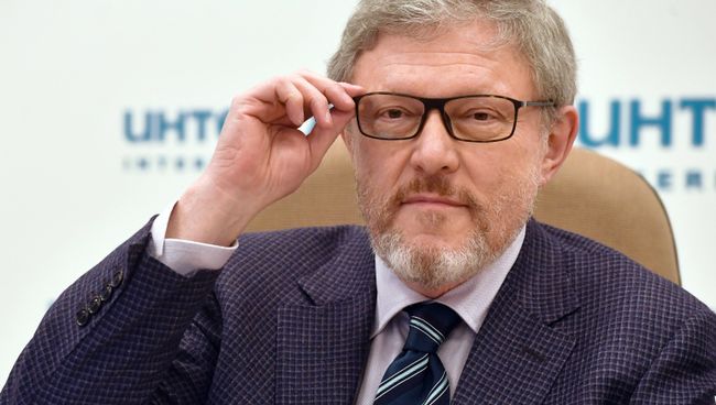 Кандидат в президенты РФ от партии Яблоко Григорий Явлинский на пресс-конференции в Москве. 14 марта 2018 Кандидат в президенты РФ от партии Яблоко Григорий Явлинский на пресс-конференции в Москве. 14 марта 2018