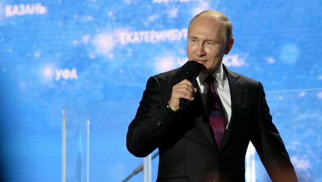 Президент Владимир Путин выступил на концерте-митинге Россия. Севастополь. Крым в Севастополе. Архивное фото Президент Владимир Путин выступил на концерте-митинге Россия. Севастополь. Крым в Севастополе. Архивное фото