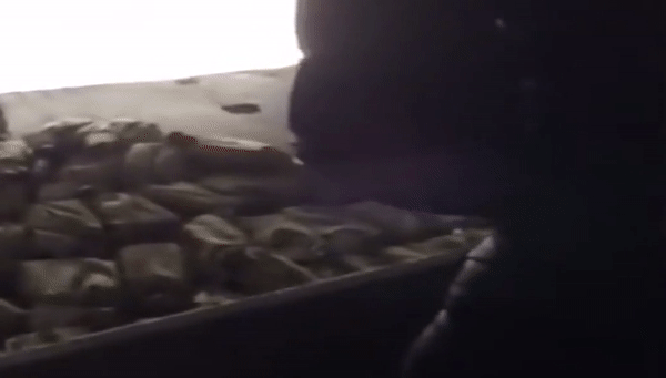 Появилось видео из рассыпавшего в Якутии слитки самолета Появилось видео из рассыпавшего в Якутии слитки самолета