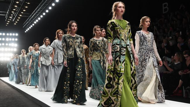 Модели на Mercedes-Benz Fashion Week Russia в ЦВЗ Манеж. Архивное фото Модели на Mercedes-Benz Fashion Week Russia в ЦВЗ Манеж. Архивное фото