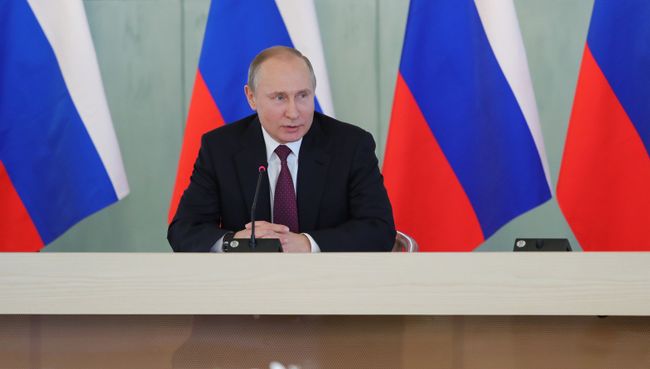 Президент РФ Владимир Путин во время встречи с работниками сферы здравоохранения в Санкт-Петербурге. 16 марта 2018 Президент РФ Владимир Путин во время встречи с работниками сферы здравоохранения в Санкт-Петербурге. 16 марта 2018