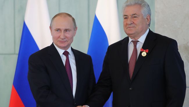 Президент РФ Владимир Путин наградил знаком отличия За наставничество ректора Самарского государственного медицинского университета академика Геннадия Котельникова. 16 марта 2018 Президент РФ Владимир Путин наградил знаком отличия За наставничество ректора Самарского государственного медицинского университета академика Геннадия Котельникова. 16 марта 2018