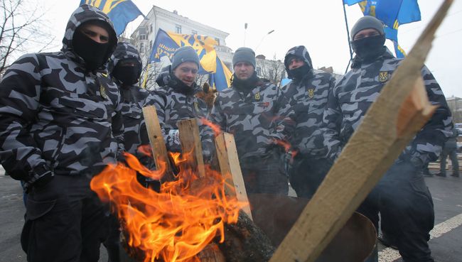 Сотрудники МВД Украины и представители националистических организаций блокируют здание посольства РФ в Киеве в связи с выборами президента РФ. 18 марта 2018 Сотрудники МВД Украины и представители националистических организаций блокируют здание посольства РФ в Киеве в связи с выборами президента РФ. 18 марта 2018