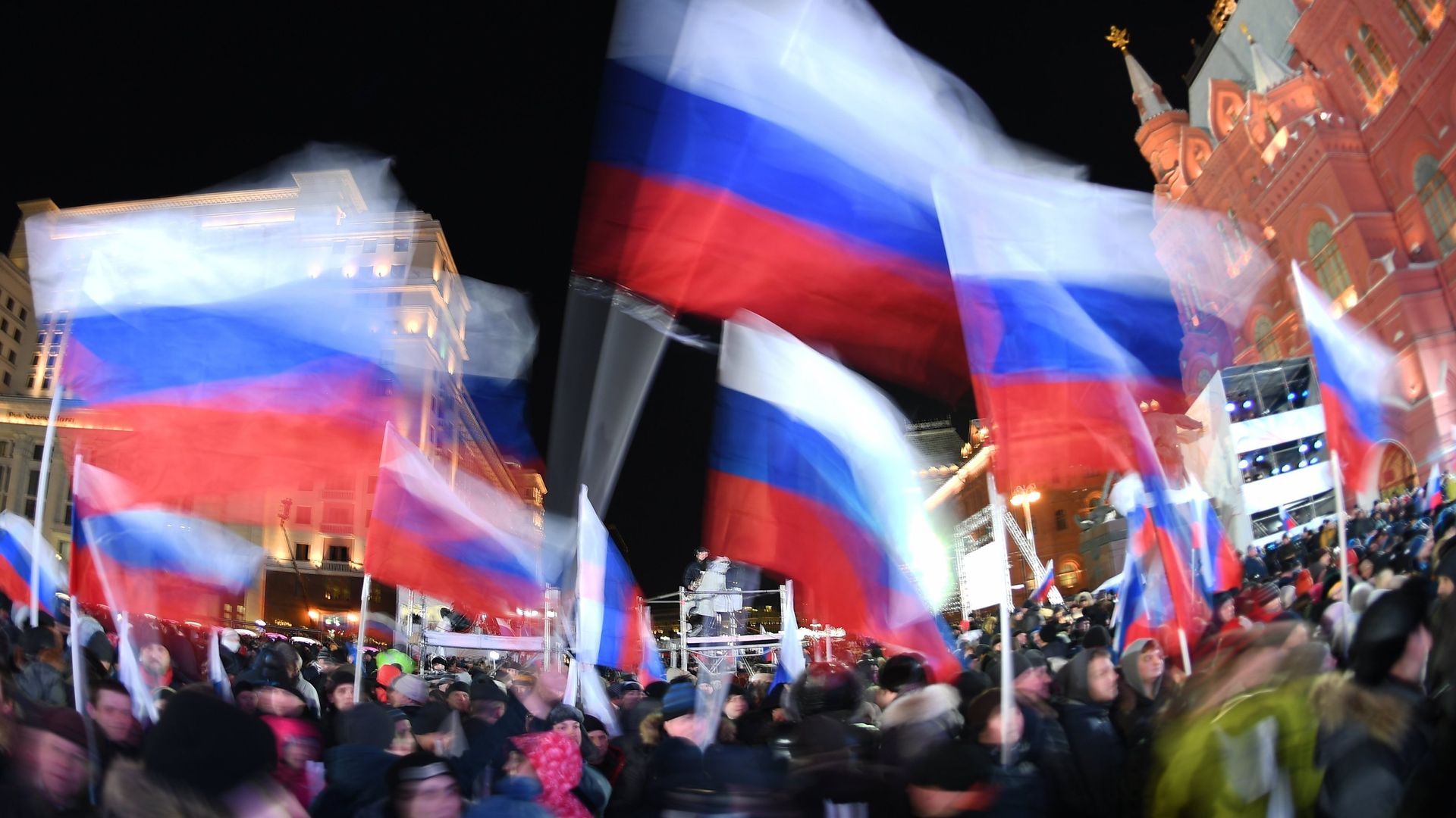 Участники митинг-концерта на Манежной площади в честь воссоединения Крыма с Россией Участники митинг-концерта на Манежной площади в честь воссоединения Крыма с Россией - РИА Новости, 1920, 13.03.2024