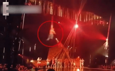 Акробат Cirque du Soleil сорвался с высоты и погиб Акробат Cirque du Soleil сорвался с высоты и погиб