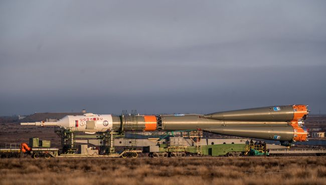 Вывоз ракеты-носителя Союз-ФГ c транспортно-пилотируемым кораблем Союз МС-08 на стартовую площадку космодрома Байконур. Архивное фото Вывоз ракеты-носителя Союз-ФГ c транспортно-пилотируемым кораблем Союз МС-08 на стартовую площадку космодрома Байконур. Архивное фото
