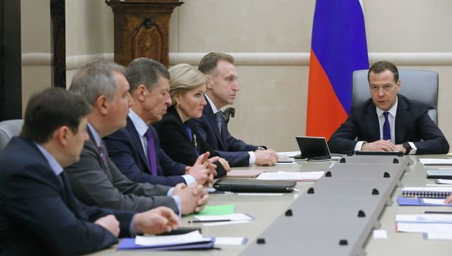 Председатель правительства РФ Дмитрий Медведев проводит совещание с вице-премьерами РФ. 19 марта 2018 Председатель правительства РФ Дмитрий Медведев проводит совещание с вице-премьерами РФ. 19 марта 2018