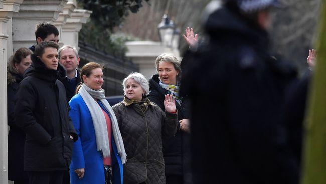 Сотрудники посольства РФ в Лондоне. 20 марта 2018 Сотрудники посольства РФ в Лондоне. 20 марта 2018